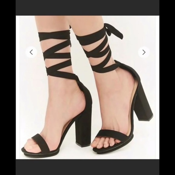 Black strap on heels - Picture 1 of 3